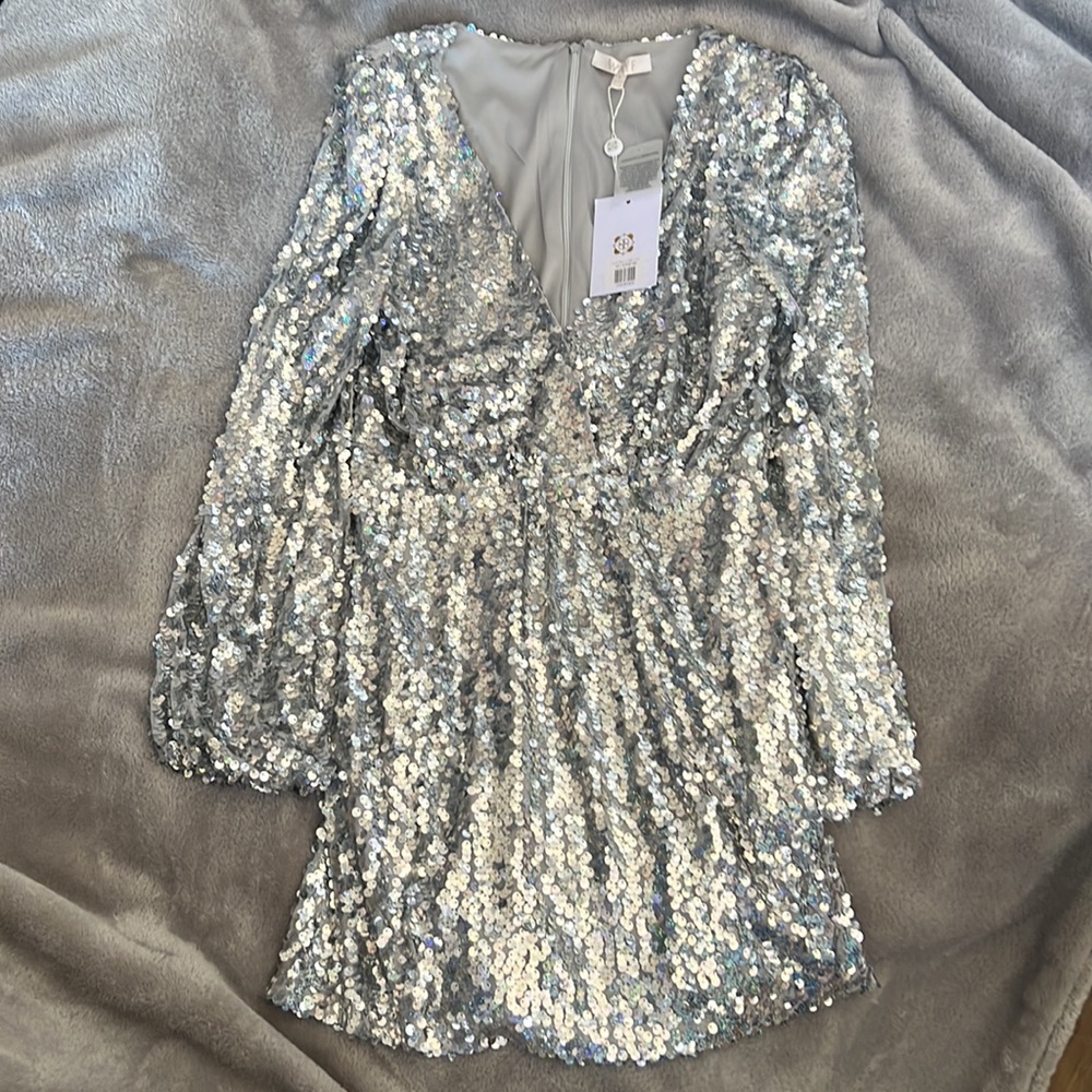 NWT WAYF Sequin Carrie Dress in Disco Silver - Picture 4 of 5